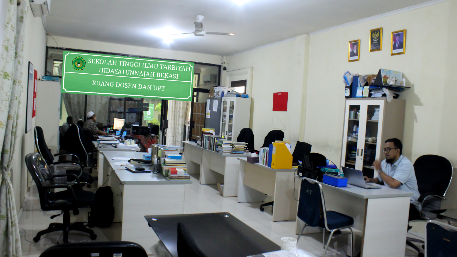 Ruangan Dosen dan UPT